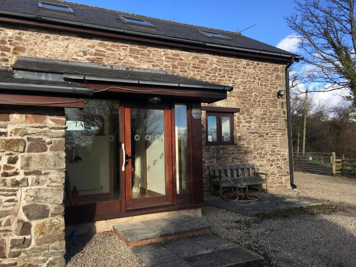 Upper Grippath Farm Holiday Cottages ニューポート エクステリア 写真