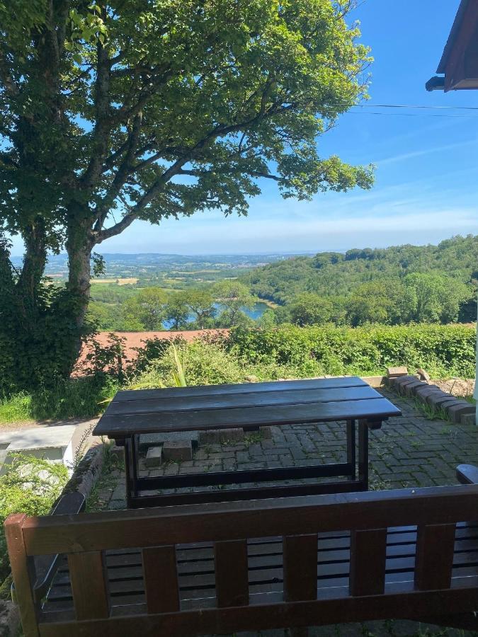 Upper Grippath Farm Holiday Cottages ニューポート エクステリア 写真