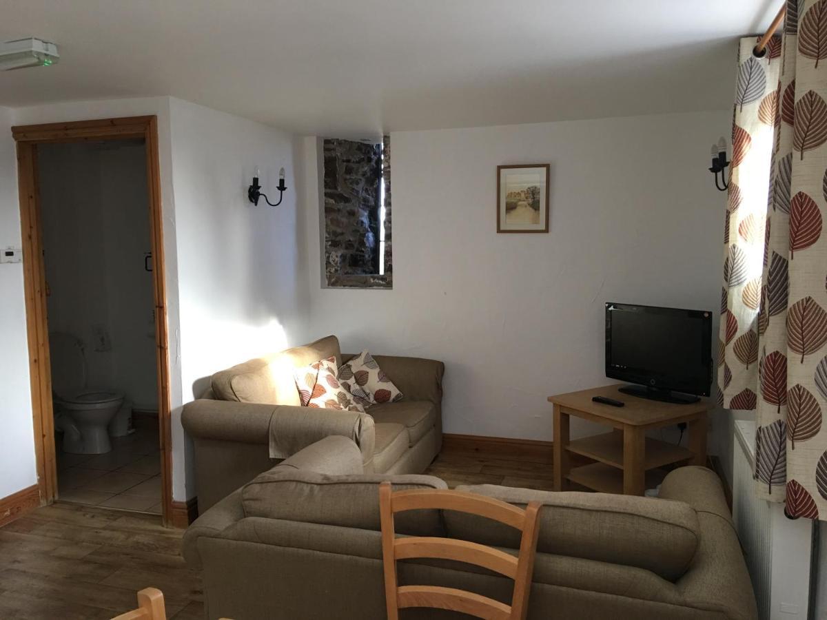 Upper Grippath Farm Holiday Cottages ニューポート エクステリア 写真