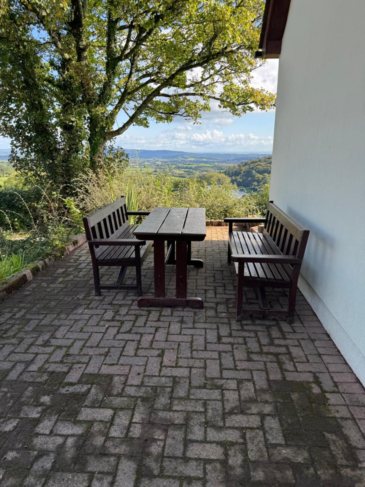 Upper Grippath Farm Holiday Cottages ニューポート エクステリア 写真